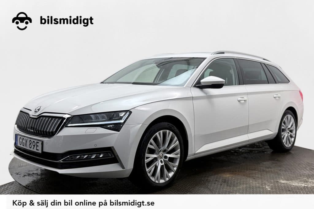 Skoda Superb Combi iV Business Dragkrok Läder Backkamera Cockpit CANTON Moms/Leasing 218hk