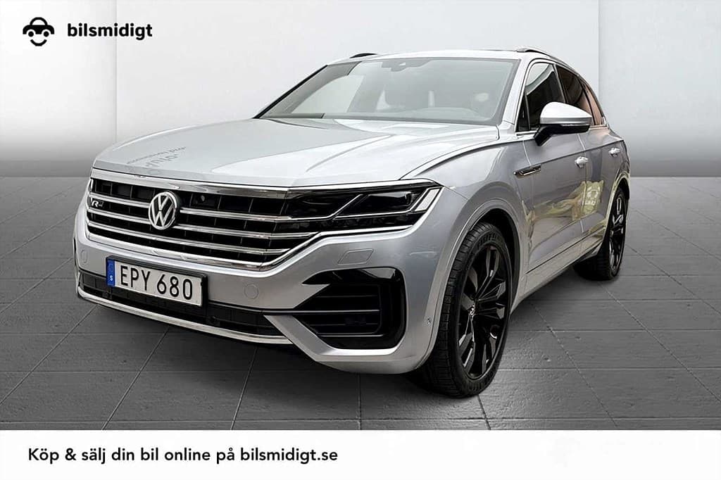 Volkswagen Touareg 3.0 V6 R Line Dragkrok Luftfjädring Panorama Head-Up Värmare DYNAUDIO 286hk