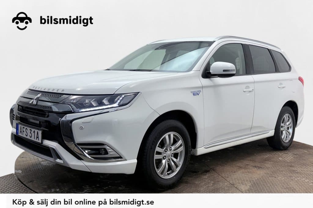 Mitsubishi Outlander 2.4 PHEV Dragkrok Backkamera Värmare LED-ramp Moms/Leasing 224hk