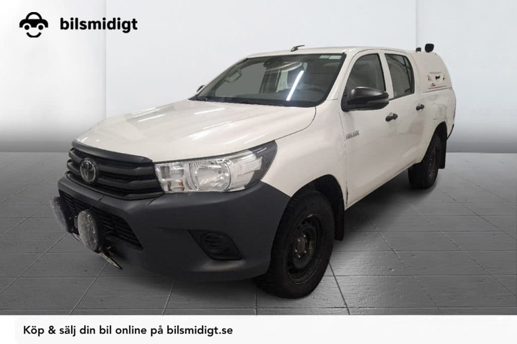 Toyota Hilux Dubbelhytt 2.4 AWD Dragkrok Värmare MoK-värmare Flakkåpa Moms/Leasing 150hk