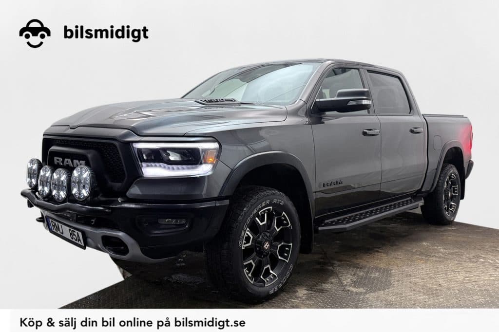 Dodge RAM 1500 Crew Cab 5.7 V8 HEMI 4x4 REBEL Dragkrok Läder Panorama Navigation Backkamera Rattvärme Flaklock 395hk