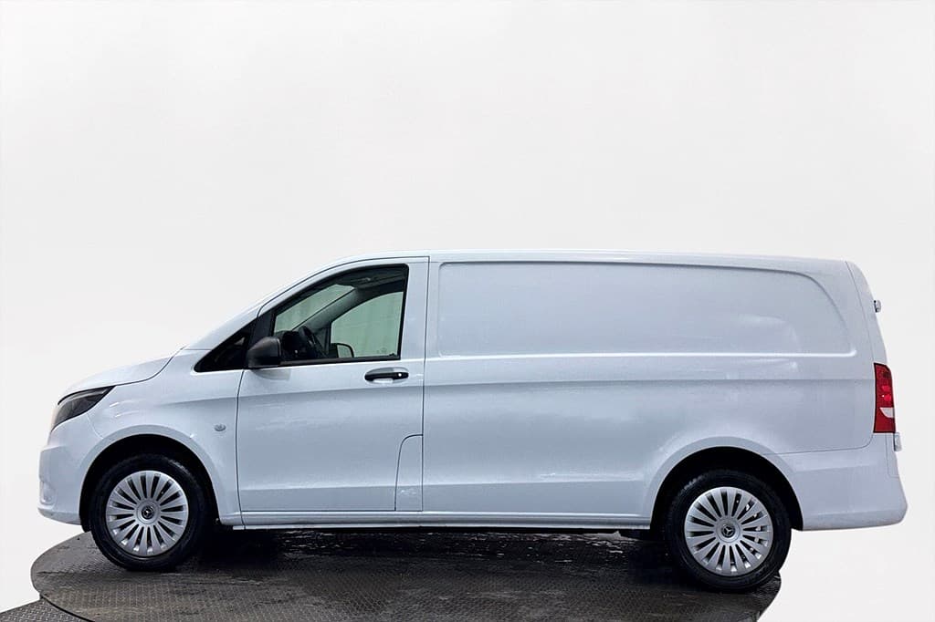 Mercedes-Benz eVito 111 3.2t Backkamera Sätesvärme LÅGMIL Moms/Leasing 116hk