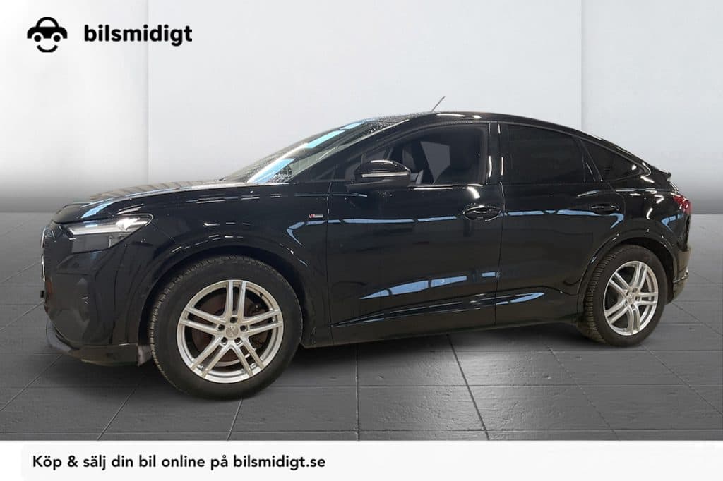 Audi Q4 40 Sportback e-tron S Line Comfort Dragkrok Delskinn Backkamera SONOS Assist+ Värmepump Moms/Leasing 204hk
