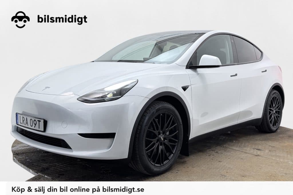 Tesla Model Y Standard Range Dragkrok AutoPilot Värmepump Panorama Premiumljud Moms/Leasing 299hk