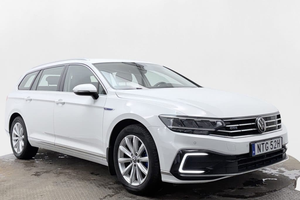 Volkswagen Passat Sportscombi GTE Dragkrok Läder/Alcantara Navigation Backkamera Värmare Moms/Leasing 218hk