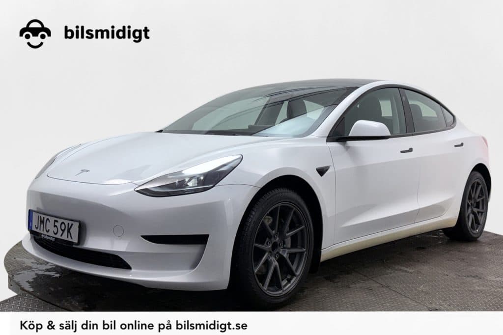 Tesla Model 3 Standard Range CCS Läder Panorama Navigation AutoPilot Moms/Leasing 283hk
